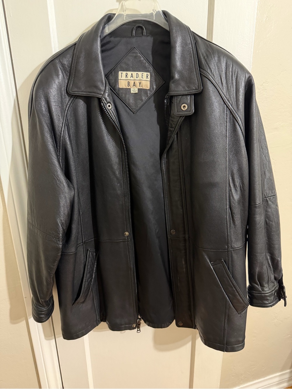 1980s early 1990s Vintage Trader Bay Men’s Black Leather Car Coat/ Jacket